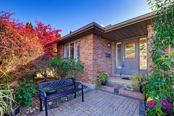 Property Photo:  91 Sunnyside Drive  ON N5X 3M4 