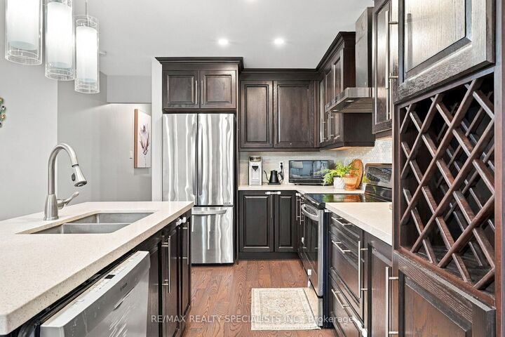Property Photo:  1140 Bonin Crescent  ON L9T 0B2 