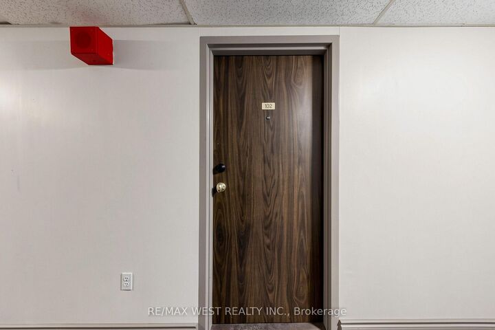 Property Photo:  370 Dixon Road 102  ON M9R 1T2 