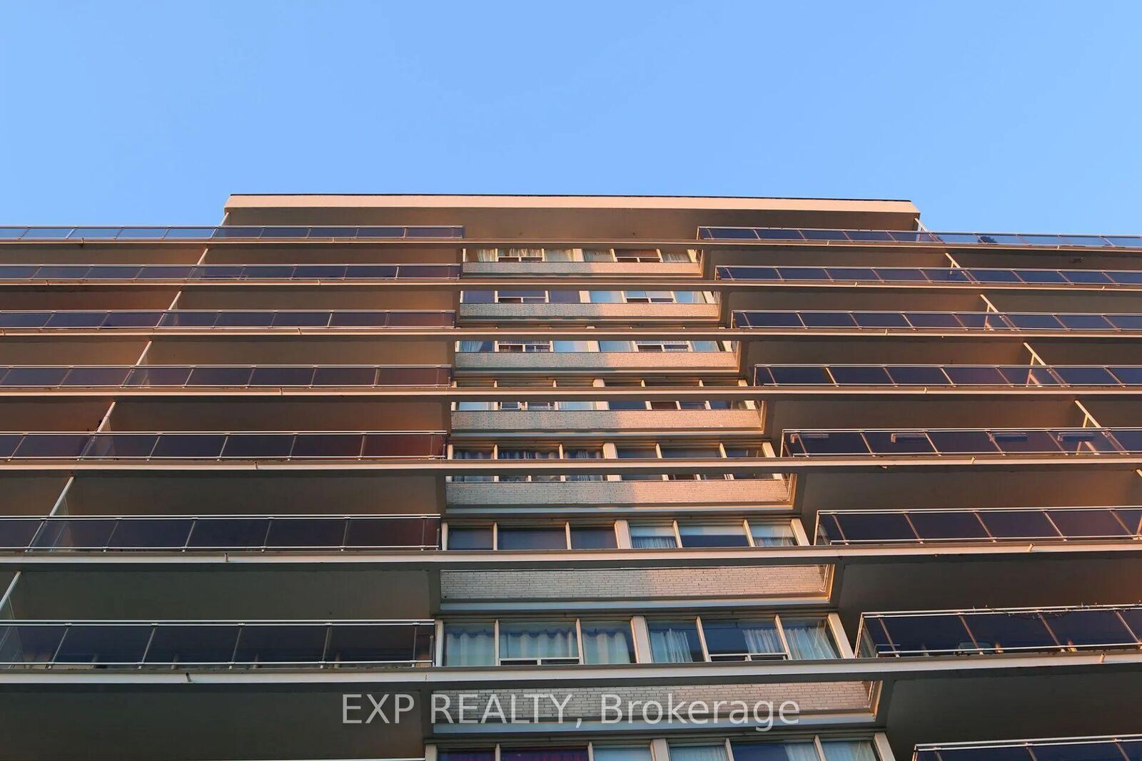 Property Photo:  160 Balmoral Avenue 702  ON M4V 1J7 