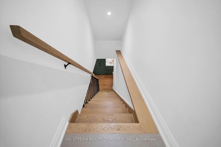 Property Photo:  323 Winnifred Drive Lower  ON L4P 3B4 