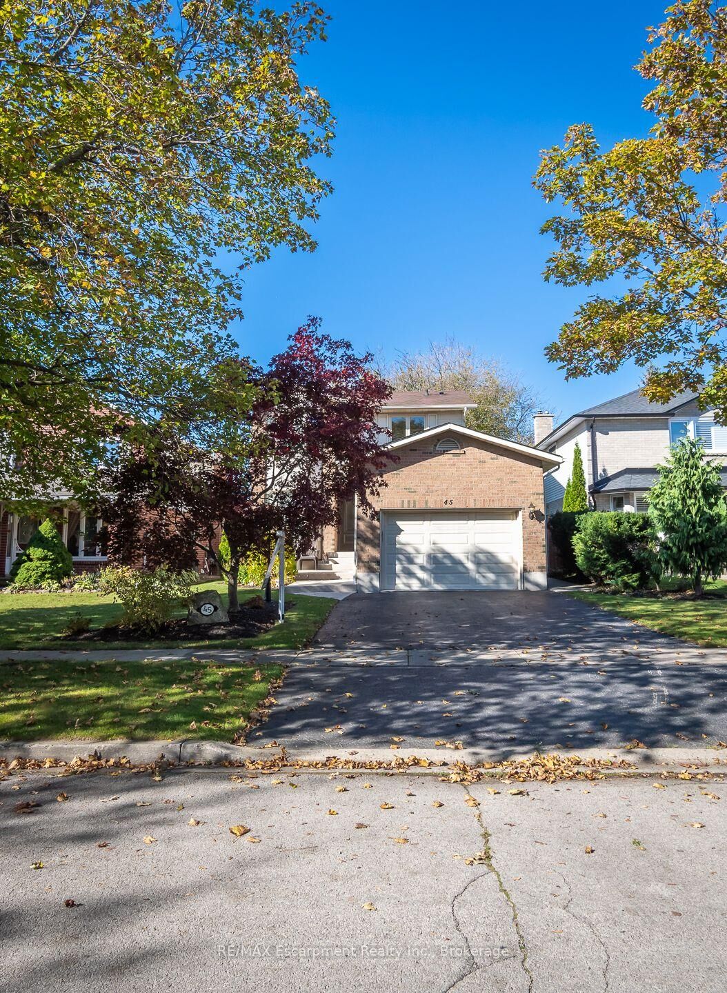 Property Photo:  45 Niska Drive  ON L8B 0B5 