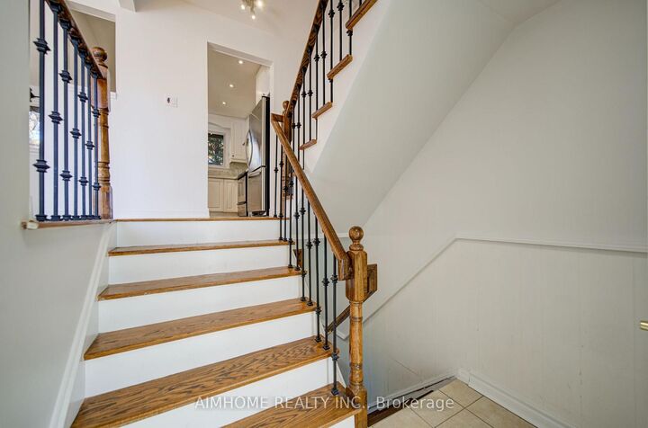 Property Photo:  34 Stately Way  ON L3T 3Z8 