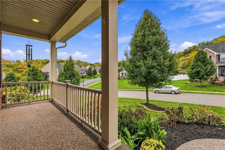 Property Photo: 422 Fox Ridge Dr PA 15317