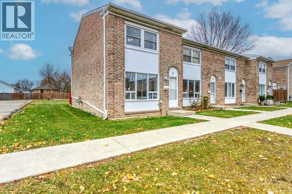 Property Photo:  860 Ross Avenue 4  ON N7T 7P5 