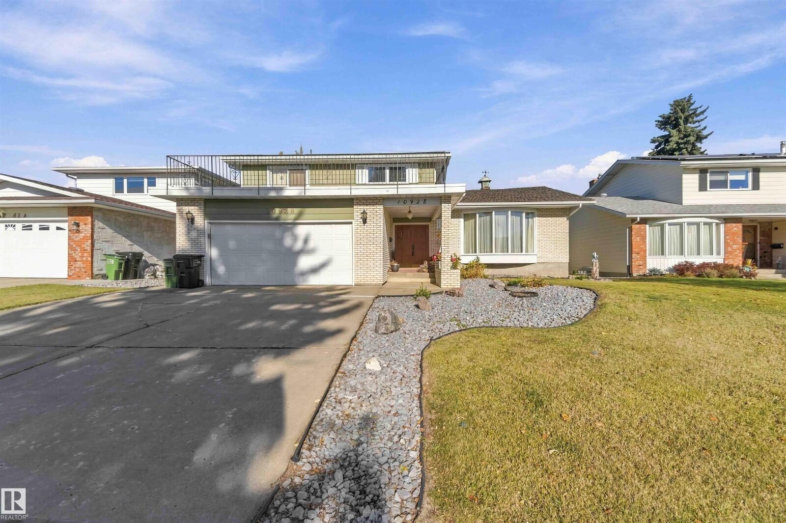 Property Photo:  10928 41A Avenue NW  AB T6J 2T3 