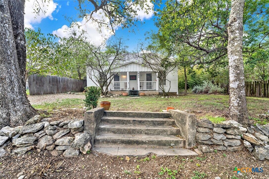 Property Photo: 823 Midway Street TX 78666