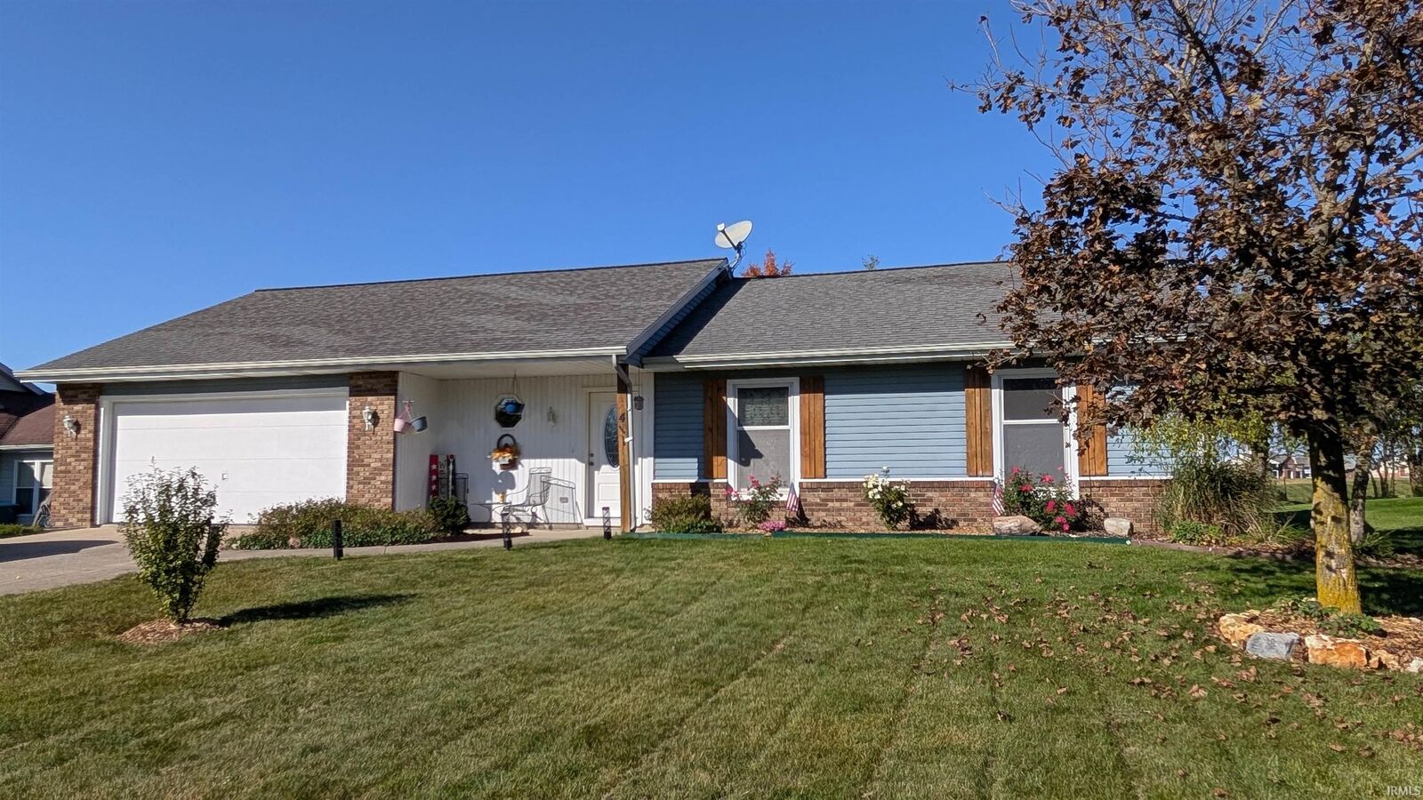 Property Photo:  411 Greenbriar Drive  IN 46714 