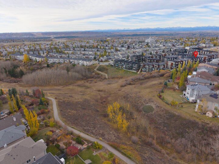 Property Photo:  52 Royal Elm Green NW  AB T3G 0G8 