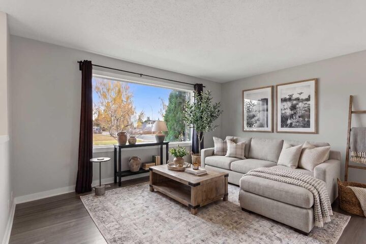 Property Photo:  636 Avery Place SE  AB T2J 1E3 