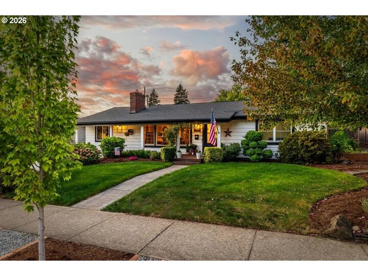 Property Photo:  9645 SW Inglewood St  OR 97225 