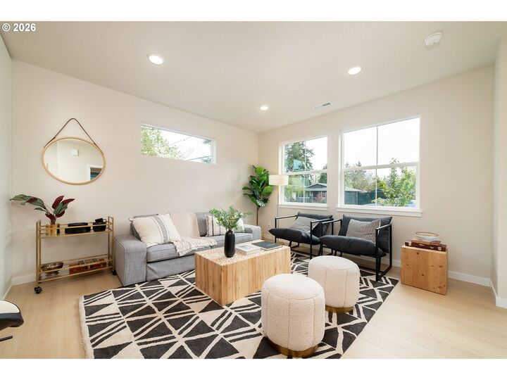 Property Photo: 2561 SE 58th Ave OR 97206