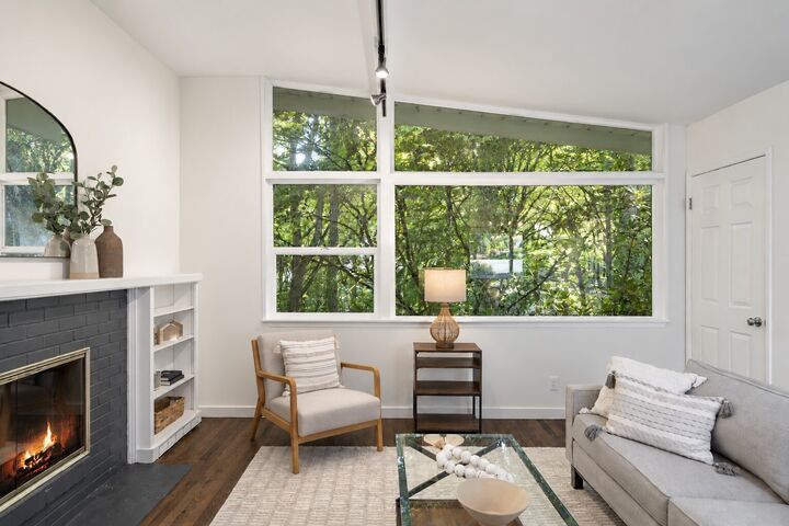 Property Photo:  4552  151st Avenue SE  WA 98006 