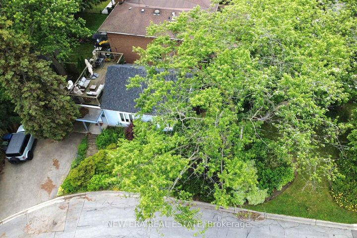 Property Photo:  2 Foch Avenue  ON M8W 3W8 