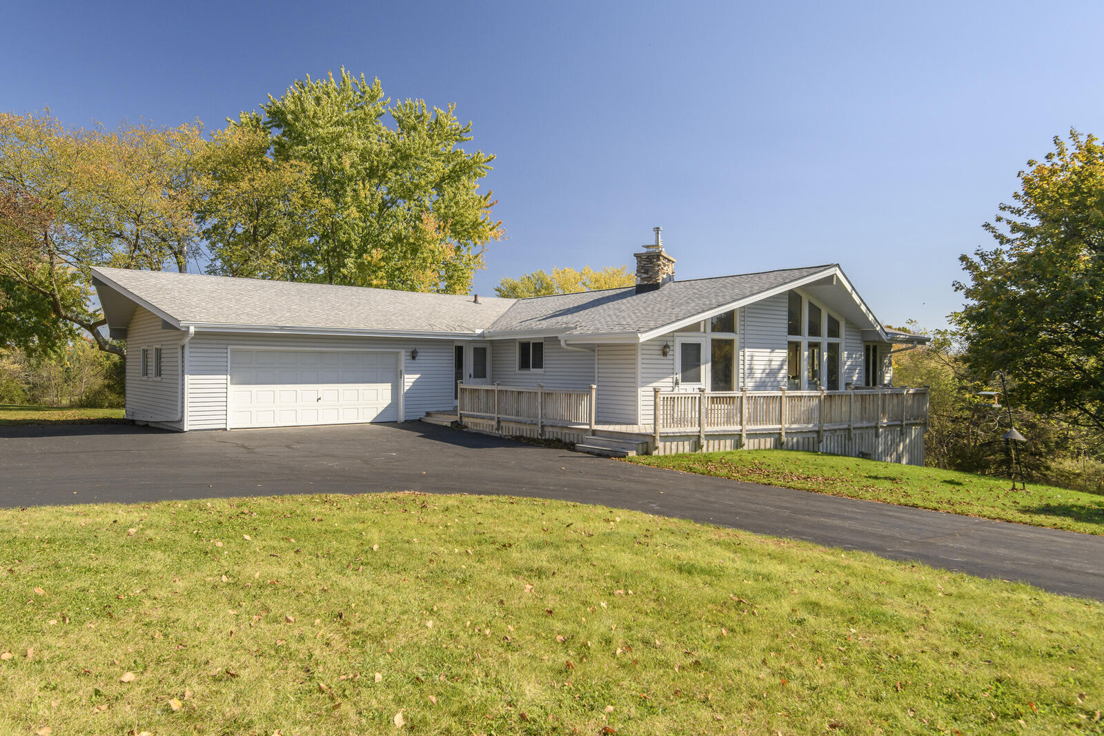 Property Photo:  S49w34165 Ridgeway Dr  WI 53118 