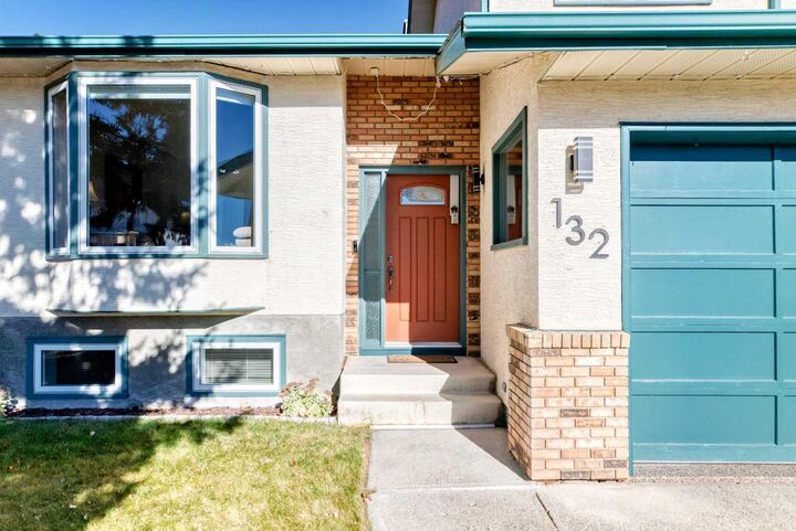 Property Photo:  132 Millrise Drive SW  AB T2Y 2G2 