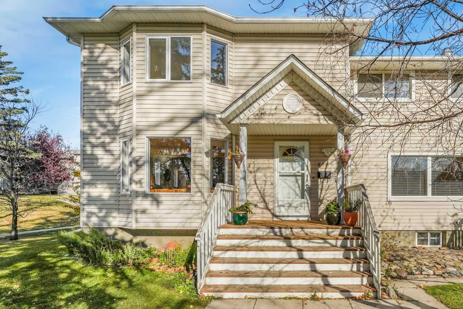 Property Photo:  555 Killarney Glen Court SW  AB T3E 7H4 