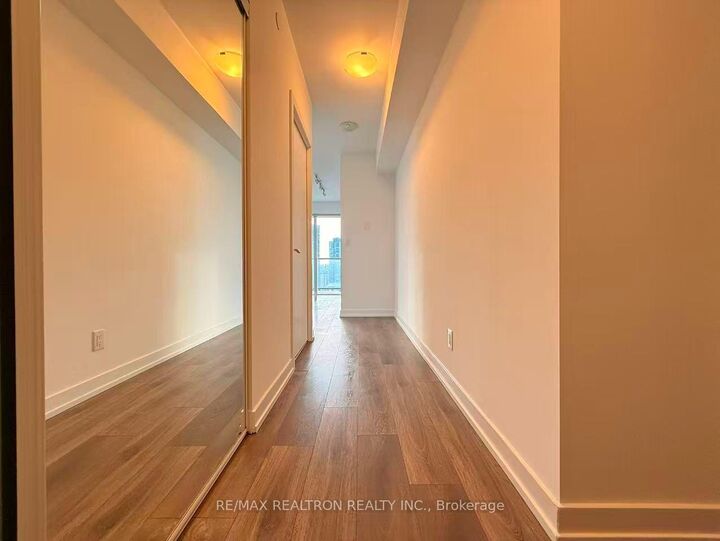 Property Photo: 159 Wellesley Street E 2809 ON M4Y 0H5