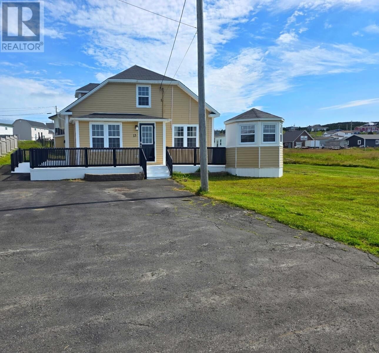 Property Photo:  13 Hawkin's Lane  NL A0C 1B0 