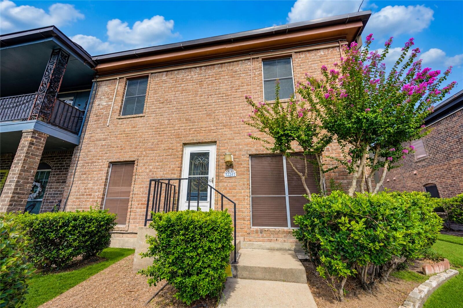 Property Photo:  830 Threadneedle Street 224  TX 77079 