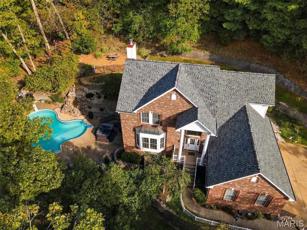 Property Photo: 810 New Ballwin Road MO 63021