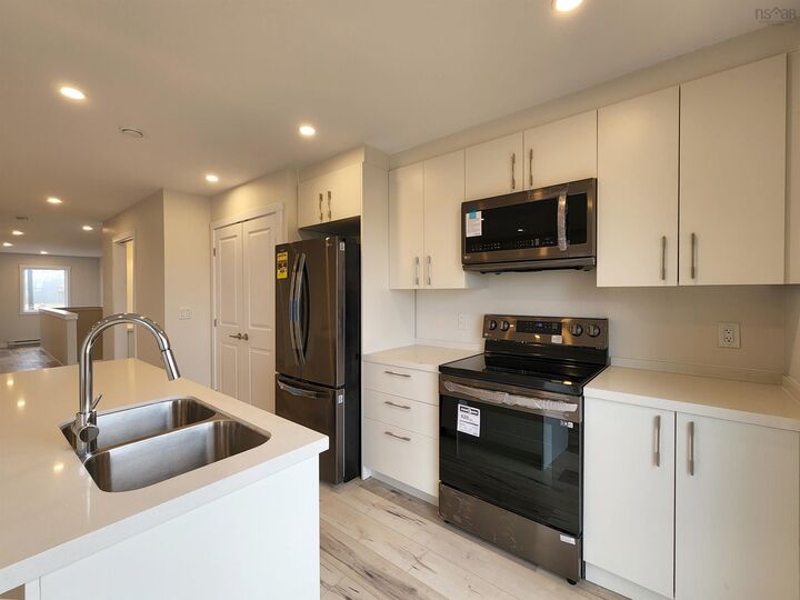 Property Photo:  77 Golden Way  NS B3R 0G1 