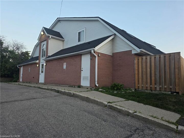 Property Photo:  41 Valleyview Road 13  ON N2E 3H9 
