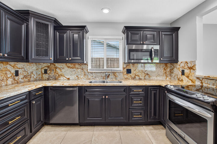 Property Photo: 1023 SW 25th Place FL 33426