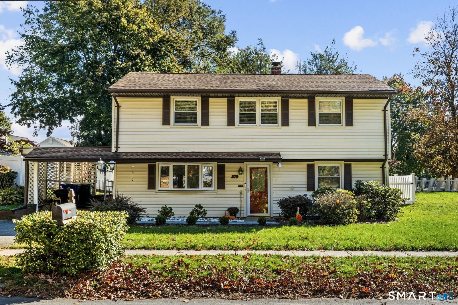 Property Photo:  270 Silver Lane  CT 06614 