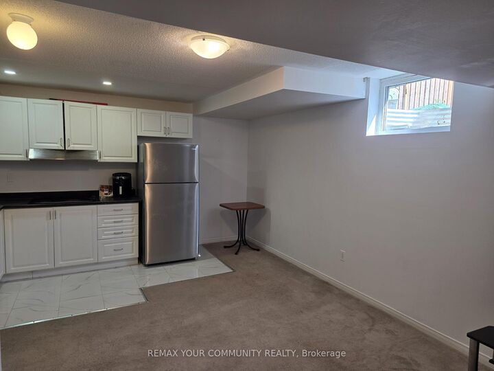 Property Photo:  510 Downes Jackson Heights Basement  ON L9T 8W2 