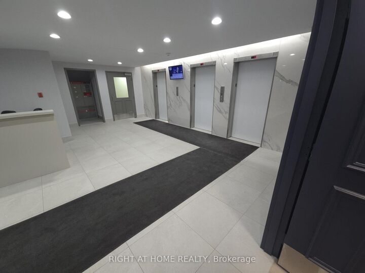 Property Photo:  2550 Pharmacy Avenue 1206  ON M1W 1H9 