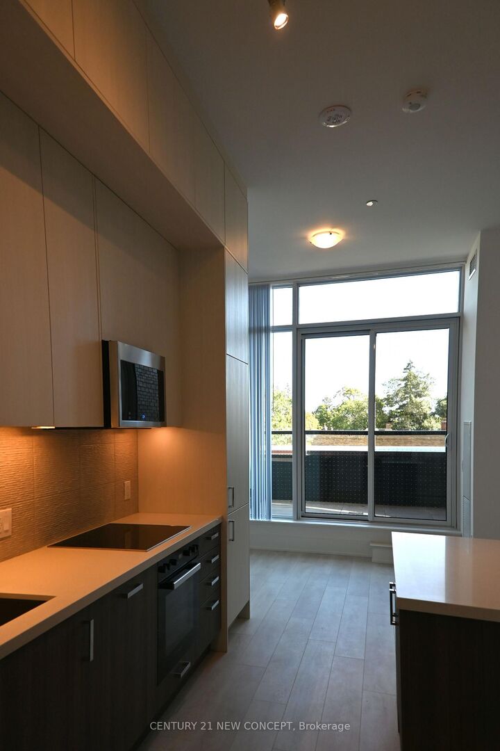 Property Photo:  2450 Bloor Street W 210  ON M6S 0A9 
