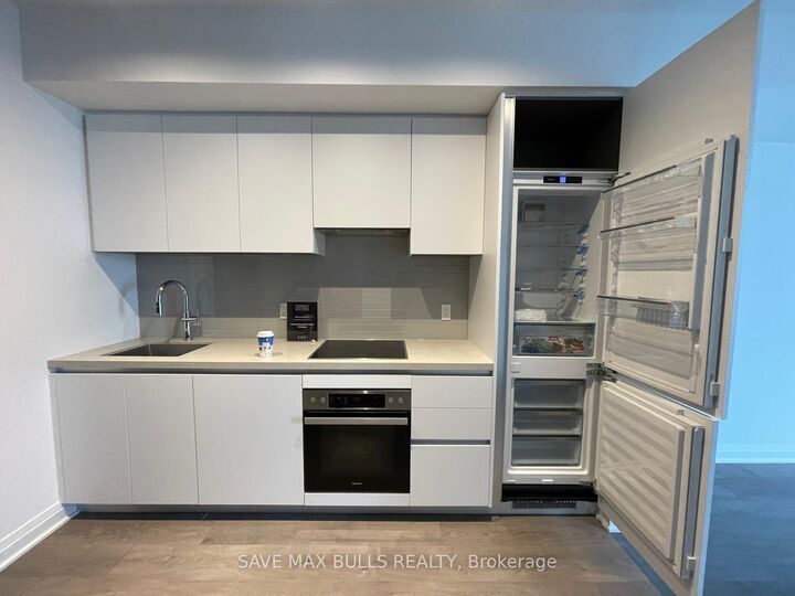 Property Photo: 4023 The Exchange N/A 1806 ON L5B 0N4