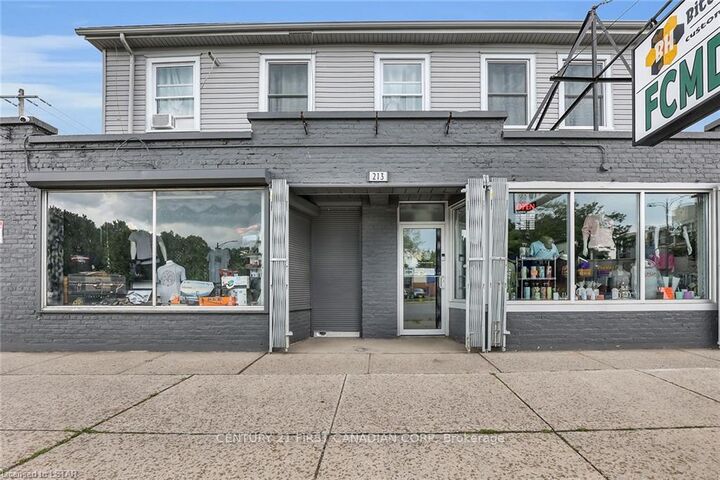 Property Photo:  213 Wellington Street  ON N6B 2L2 