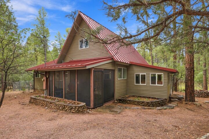Property Photo: 5844 W Robin Way AZ 85544