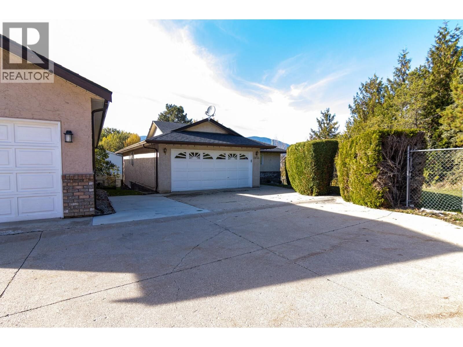 Photo de la propriété:  2455 5th Avenue Northeast  BC V1E 1Y9 
