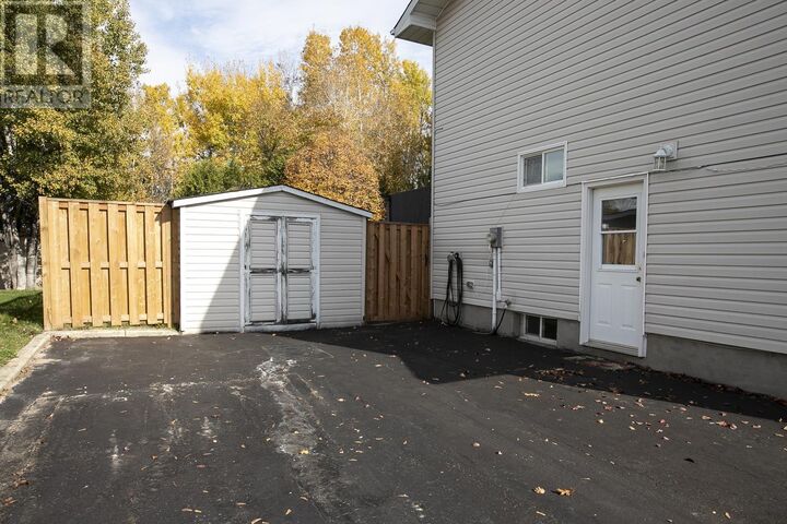Property Photo:  136 Glen Ave  ON P6A 5E2 