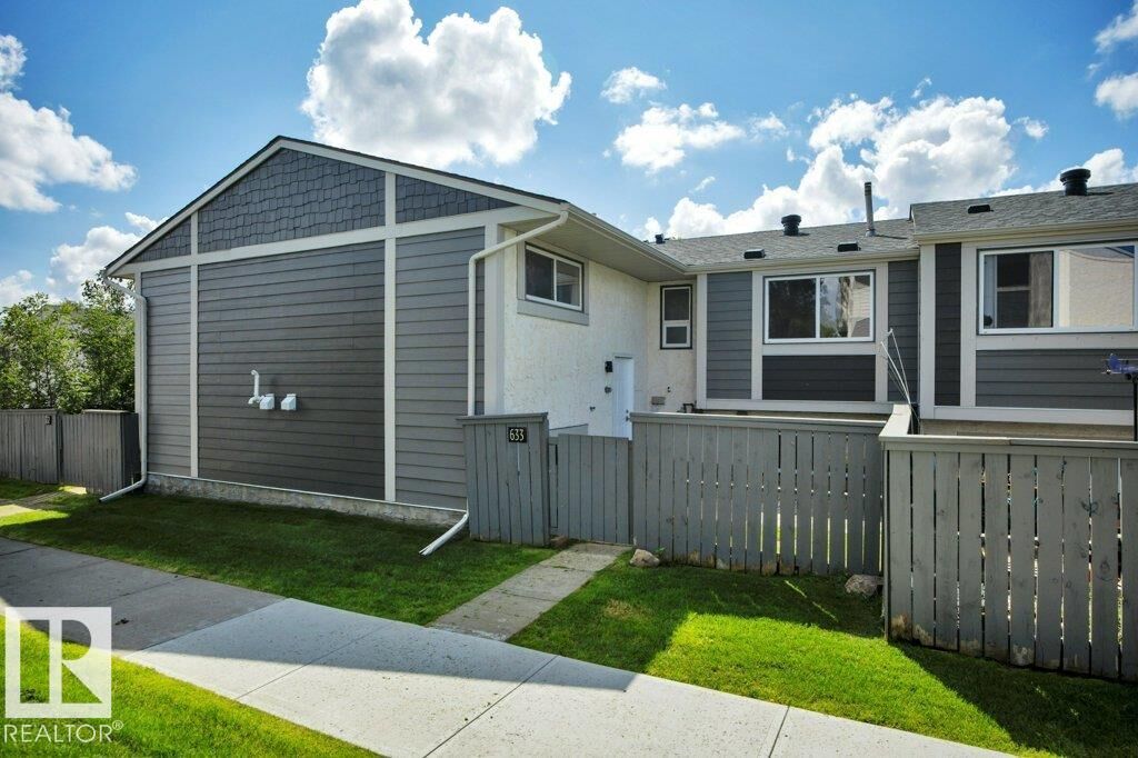 Property Photo: 633 Willow Court NW AB T5T 2K7