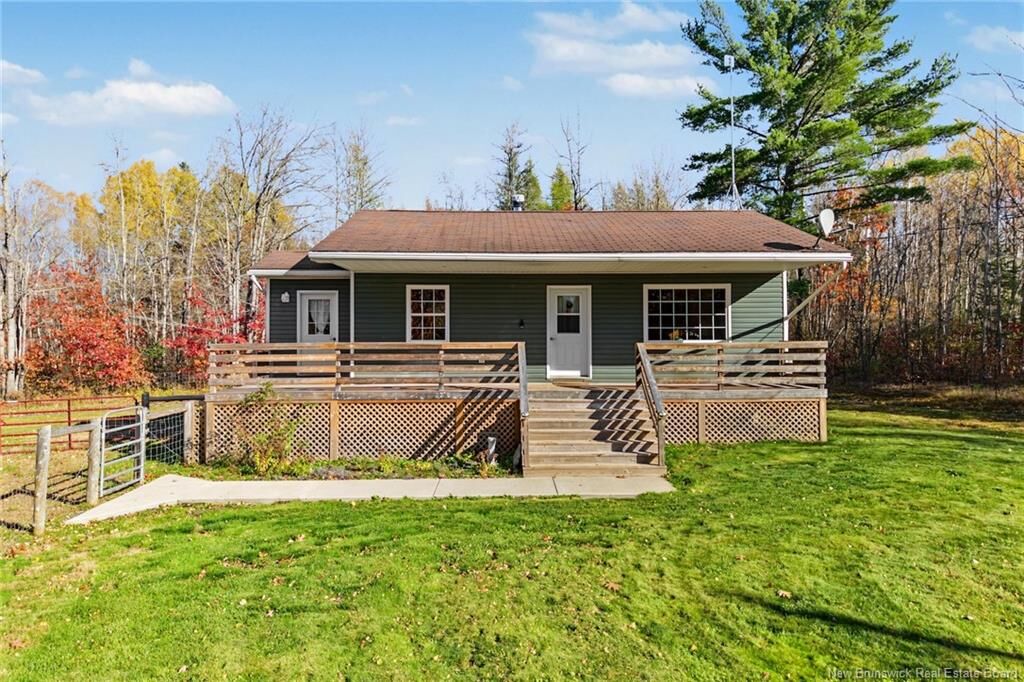 Property Photo:  10 Edgewater Lane  NB E4A 3G9 