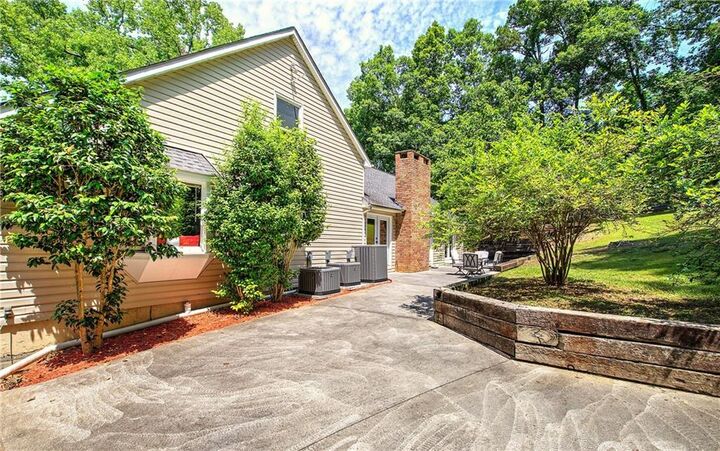Property Photo: 224 Shadowood Drive SE GA 30701