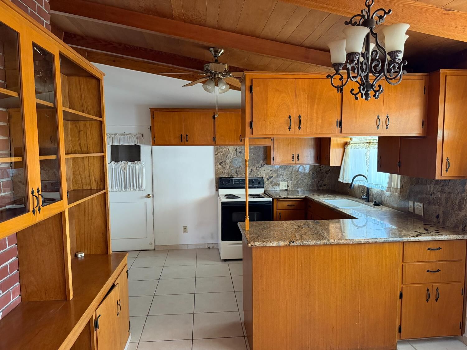 Property Photo:  2106 4th Street  CA 93657 