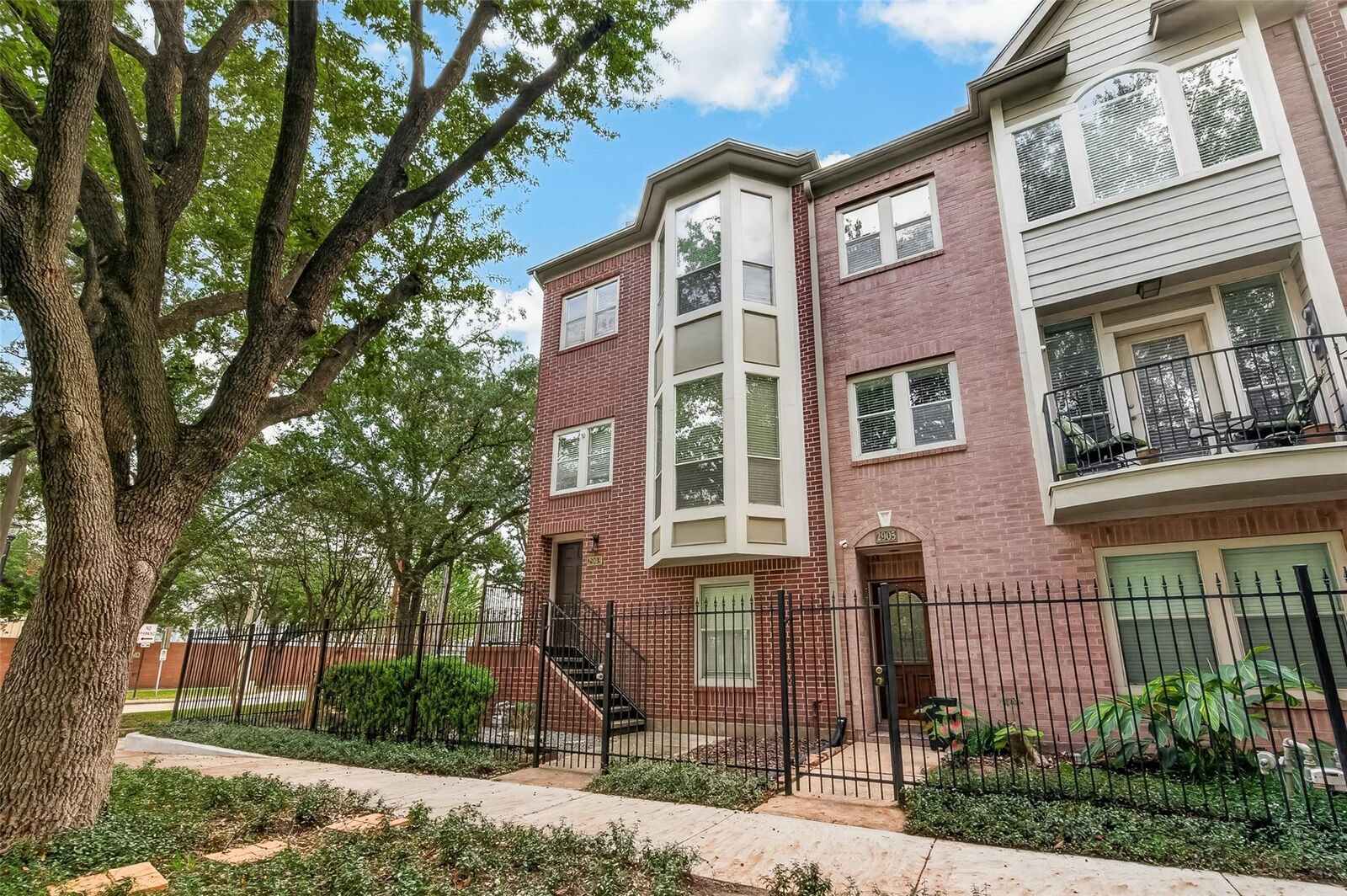 Property Photo: 2903 Austin Street TX 77004