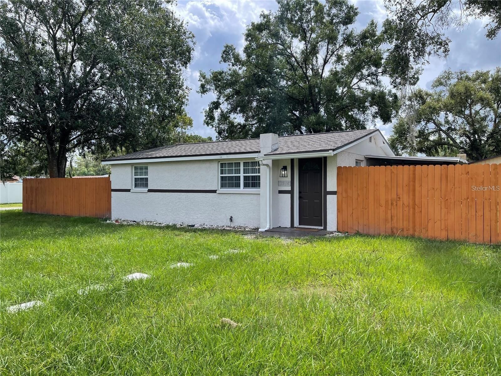 Property Photo:  