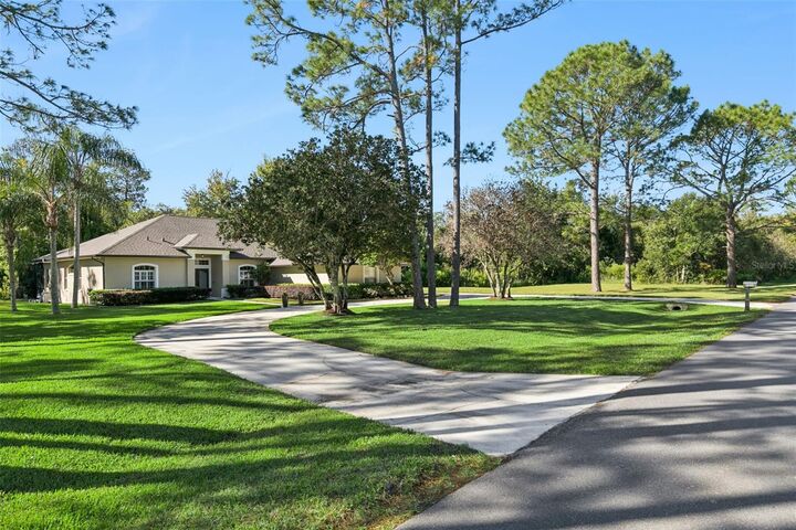 Property Photo: 1849 Saboff Way FL 32766