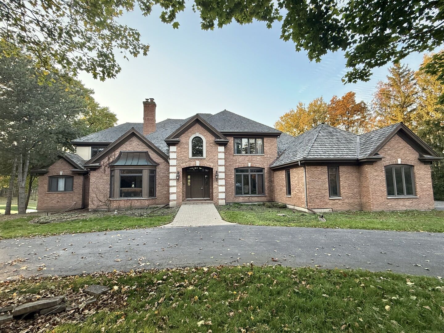 Property Photo: 20 Hidden Brook Drive IL 60010