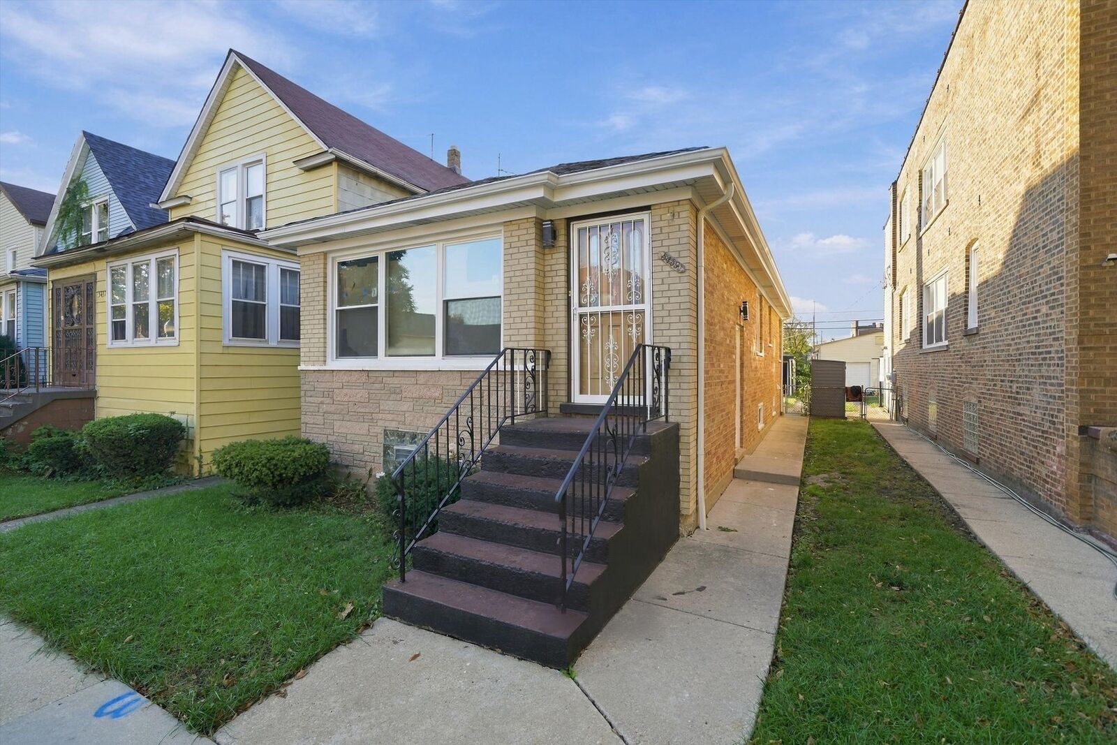 Property Photo:  5439 W Congress Parkway  IL 60644 