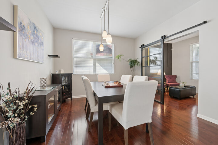 Property Photo:  1009 Grove Lane  IL 60148 