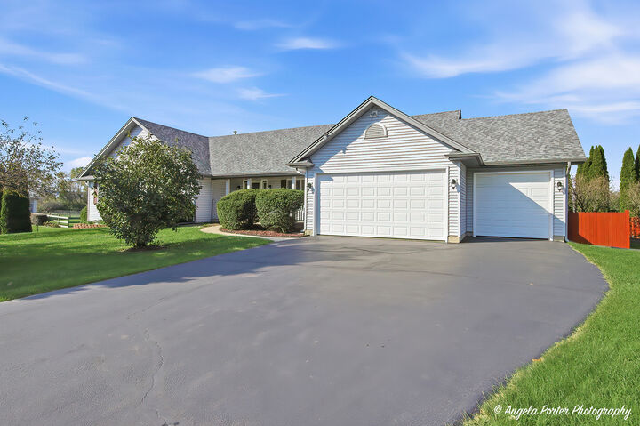 Property Photo: 41W148 Charles Lane IL 60142
