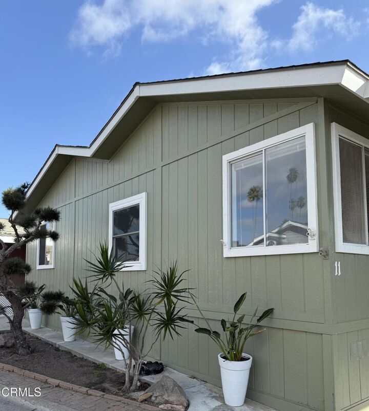 Property Photo:  1215 Anchors Way Drive 11  CA 93001 