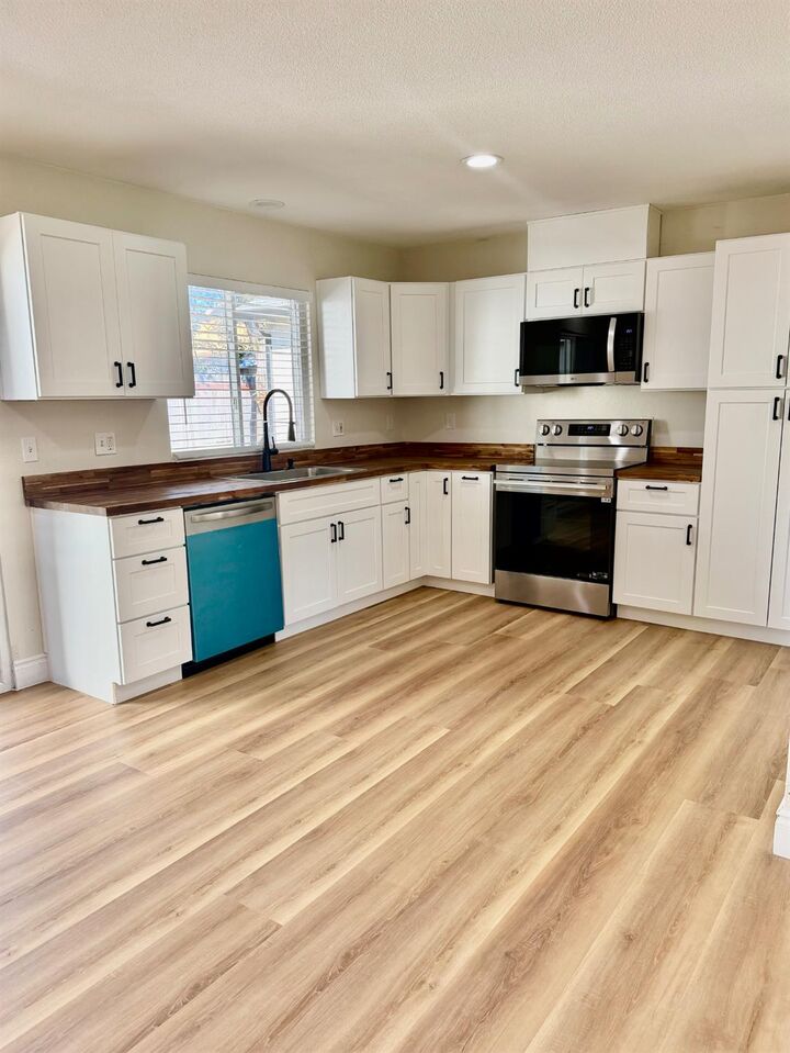 Property Photo:  145 Gunnison Avenue  CA 95838 